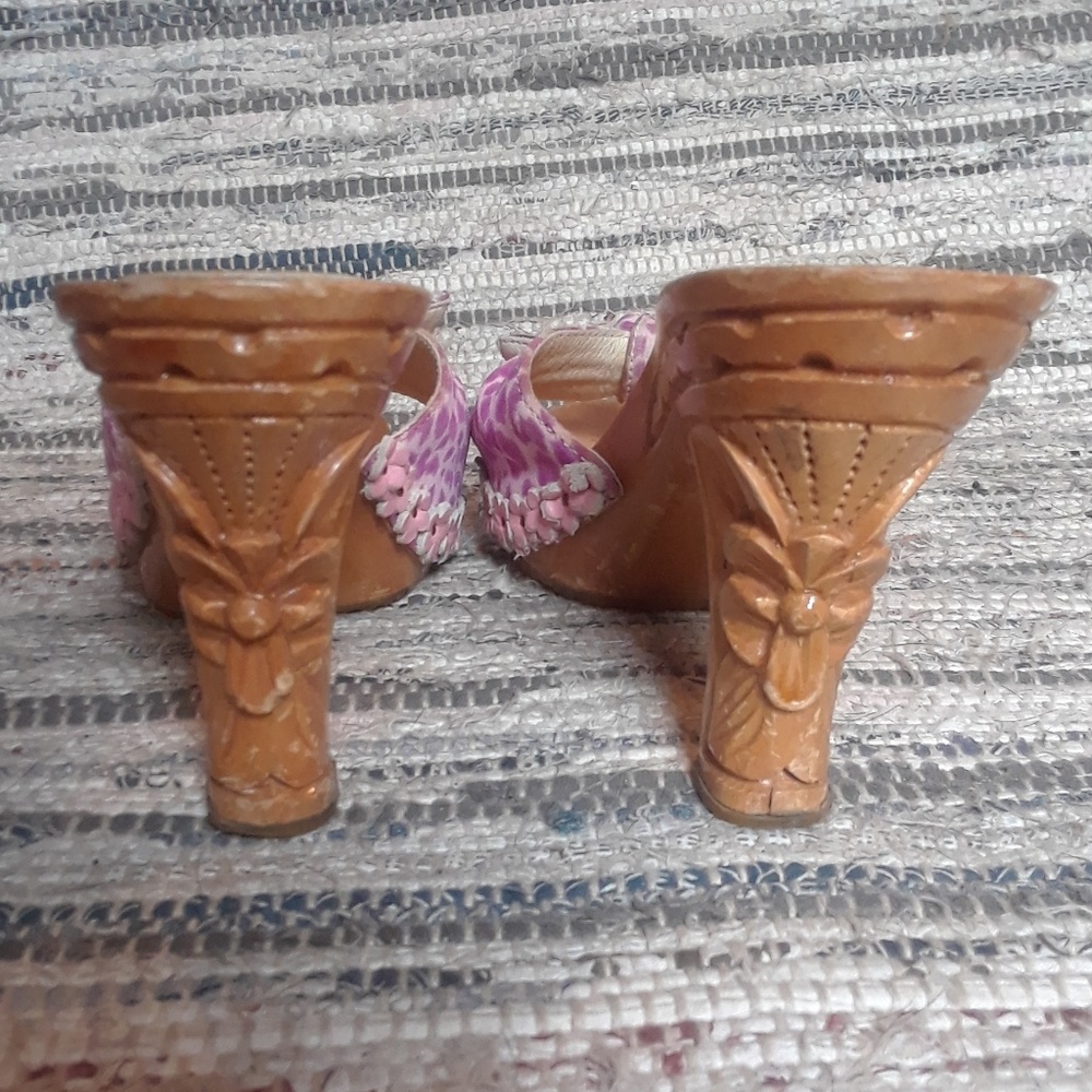 Betsey Johnson Pink Leopard Print Wood Carved Heel Mules Tiki Pinup - Picture 5 of 7